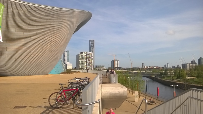 File:London Aquatics Centre exterior.jpg