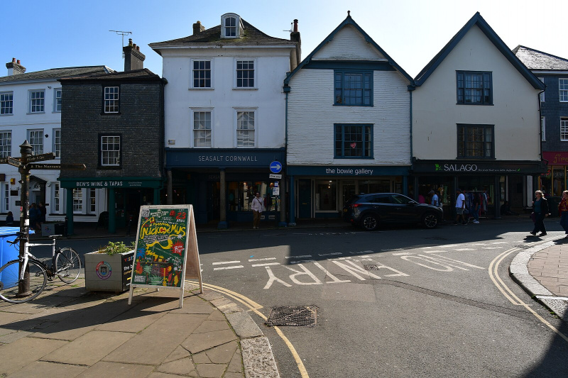 File:High Street Totnes .jpeg
