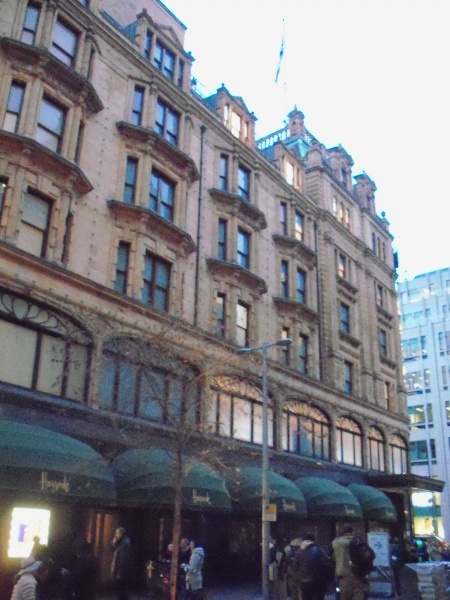 File:Harrods (4).JPG