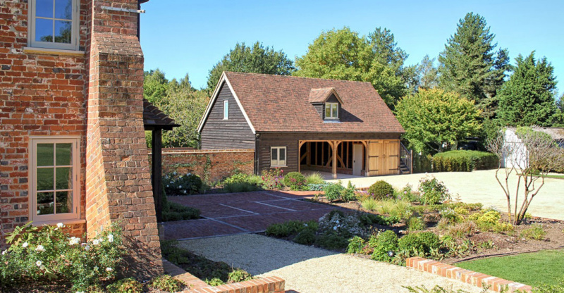 File:Room-above-oak-framed-garage-barn-building-hampshire.jpg