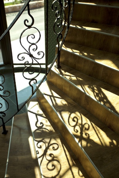 File:Spiral staircase kits.jpg