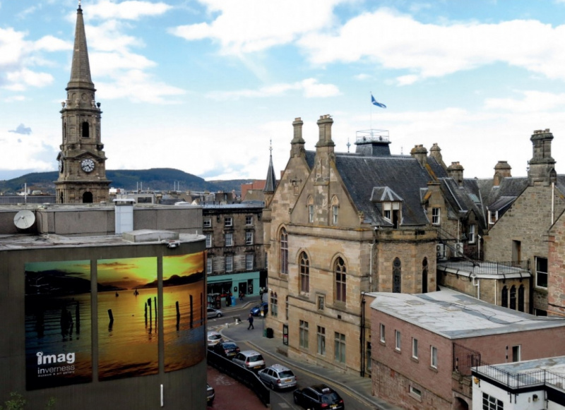 File:Inverness High Street and Town Hall.jpg