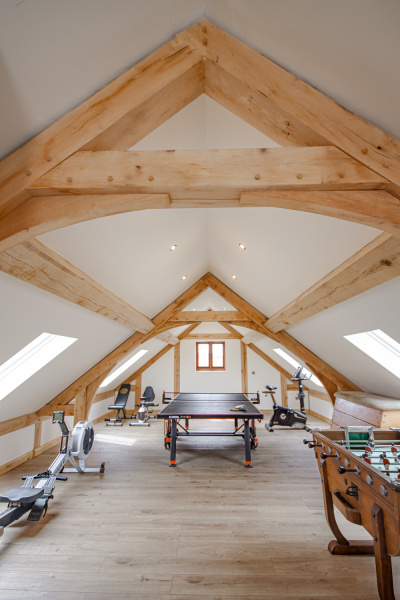 File:Vaulted Oak Beams In Room Above Garage.jpg