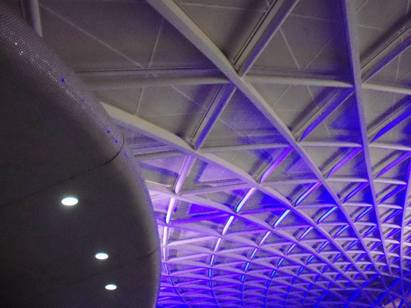 File:Kings cross station (8).JPG