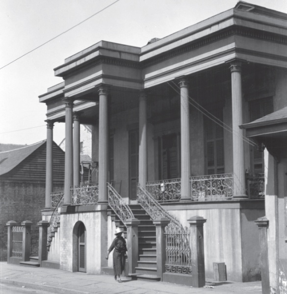 File:Colonial residence in the Vieux Carré.jpg