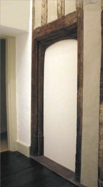 File:Bromley hall tudor door.png