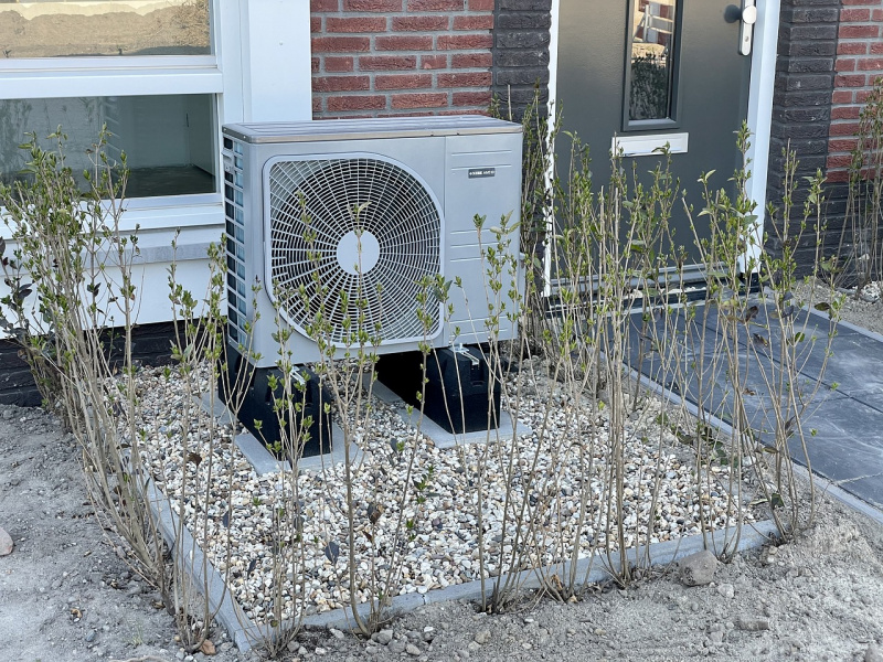 File:Heat-pump-gd6bb05f14 1280.jpg