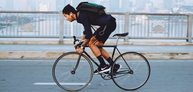 File:Cyclist 1000.jpg