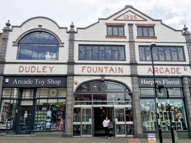 File:Dudley fountain arcade.jpg