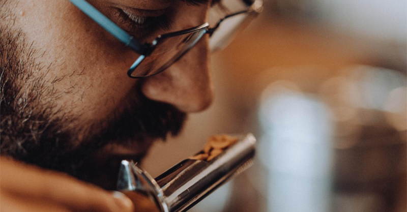 File:Man smelling- 1000.jpg