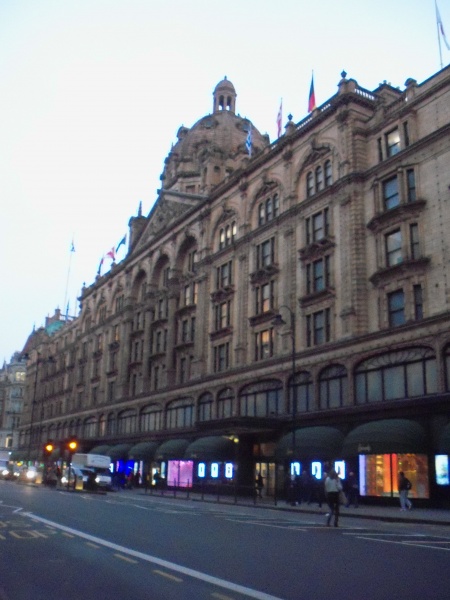File:Harrods (2).JPG