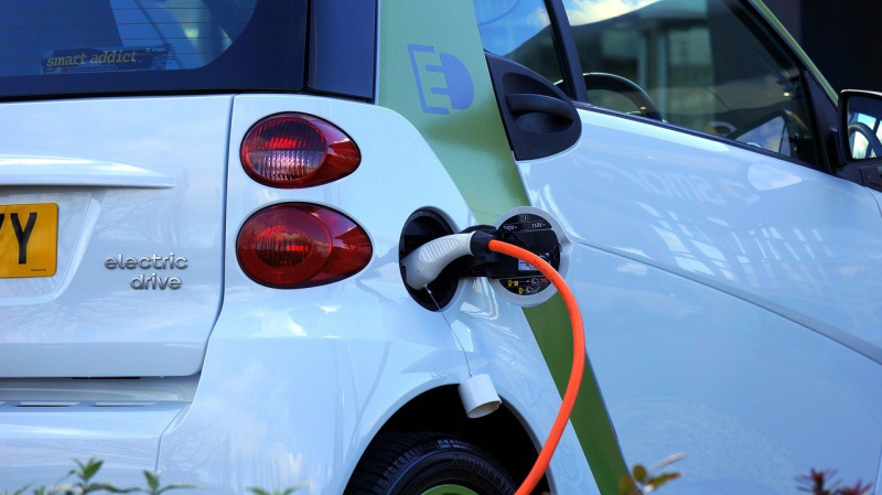 File:Electric-car-1458836 1280.jpg