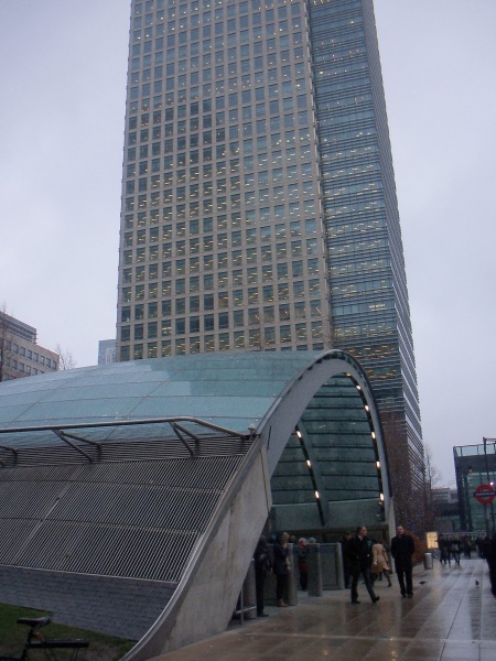 File:Canary Wharf Tube Station.JPG