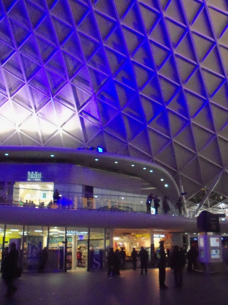 File:Kings cross station (4).JPG