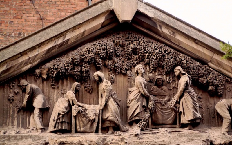 File:Hop pickers frieze.jpg