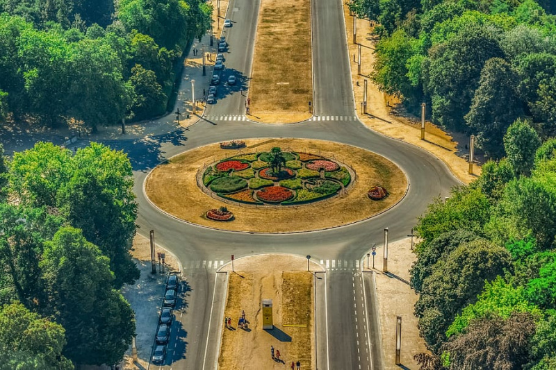 File:TrafficRoundabout.jpg