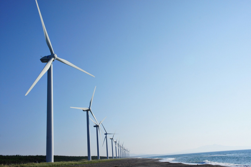 File:Wind turbines coast-3970121 1280.jpg
