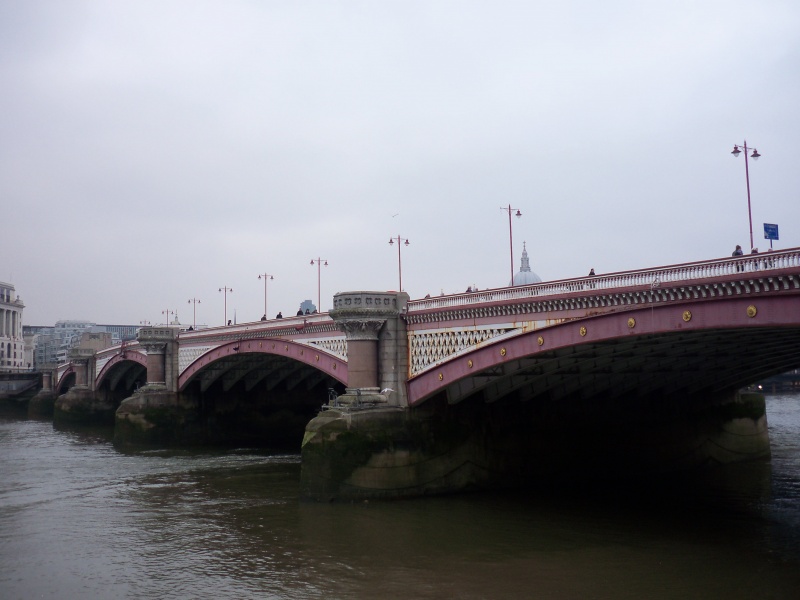 File:Bridge Over River Thames.JPG