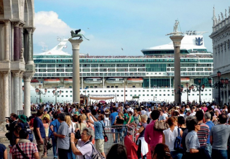 File:St Marks Square.jpg